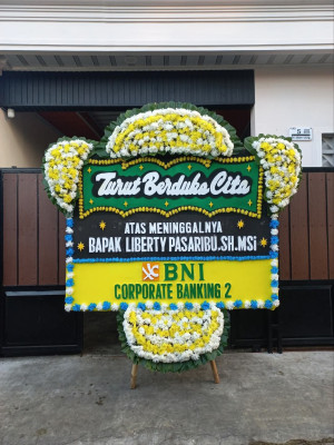 Papan Bunga Duka di Maba Tengah