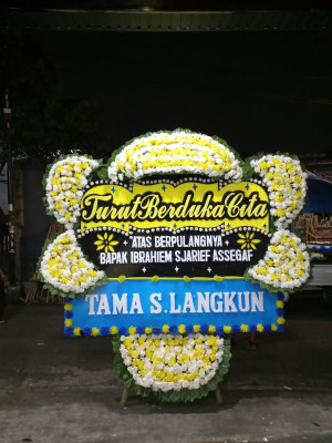 Papan Bunga Duka di Maba Tengah